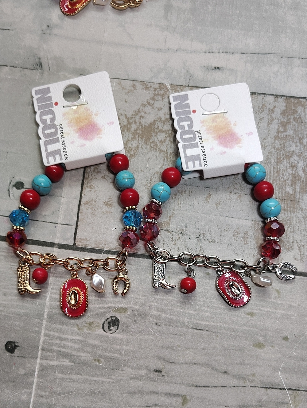 👢Western/Cowboy Style Glass Beaded Charm Bracelet - Multiple Colors - Picture 4 of 7